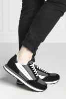 Sneakers tornacipő bőr hozzáadásával Armani Exchange 	fekete	