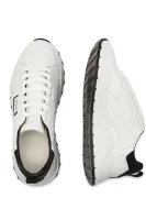 Sneakers tornacipő LUCCA bőr hozzáadásával Guess 	fehér	