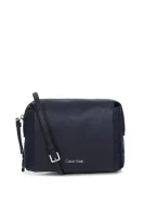 Mish4 Small Messenger Bag Calvin Klein 	sötét kék	