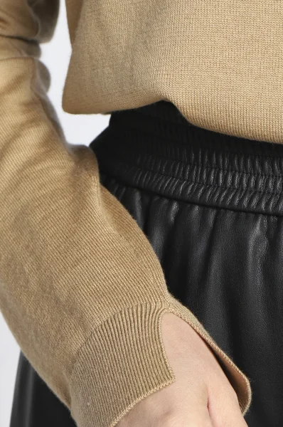 gyapjú kötött pulóver feganas | regular fit BOSS BLACK 	tevebarna	