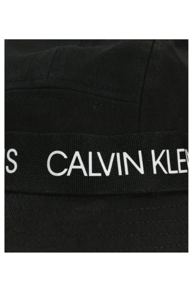 Kétoldalas kalap REVERSIBLE CALVIN KLEIN JEANS 	fekete	