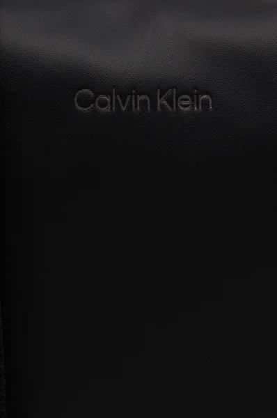 Oldaltáska Calvin Klein 	fekete	