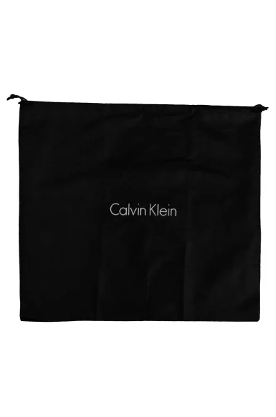 Blithe oldaltáska Calvin Klein 	sötét kék	