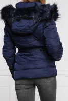 Steppelt kabát SARA | Regular Fit GUESS 	sötét kék	